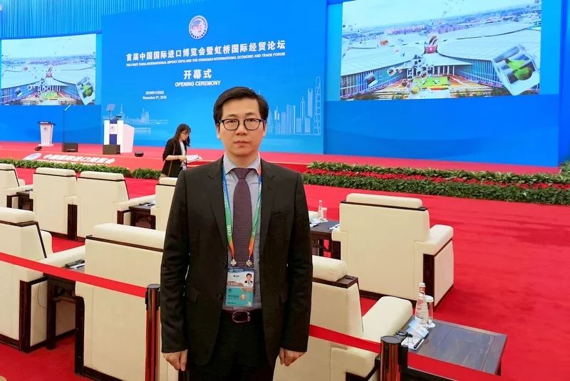 <a href=http://www.zfojg.cn target=_blank class=infotextkey>雙良</a>第一視角帶您走入“進(jìn)博會(huì)”首日