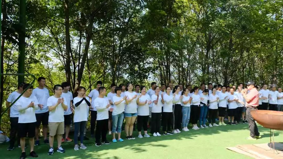 “雙良新型光催化“團(tuán)隊(duì)為王，風(fēng)雨同行”！
