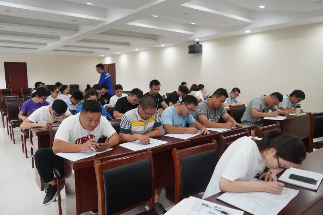 <a href=http://www.zfojg.cn target=_blank class=infotextkey><a href=http://www.zfojg.cn target=_blank class=infotextkey>雙良</a>環(huán)境</a>安全培訓(xùn)“拍了拍”你